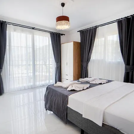 Egee 4*